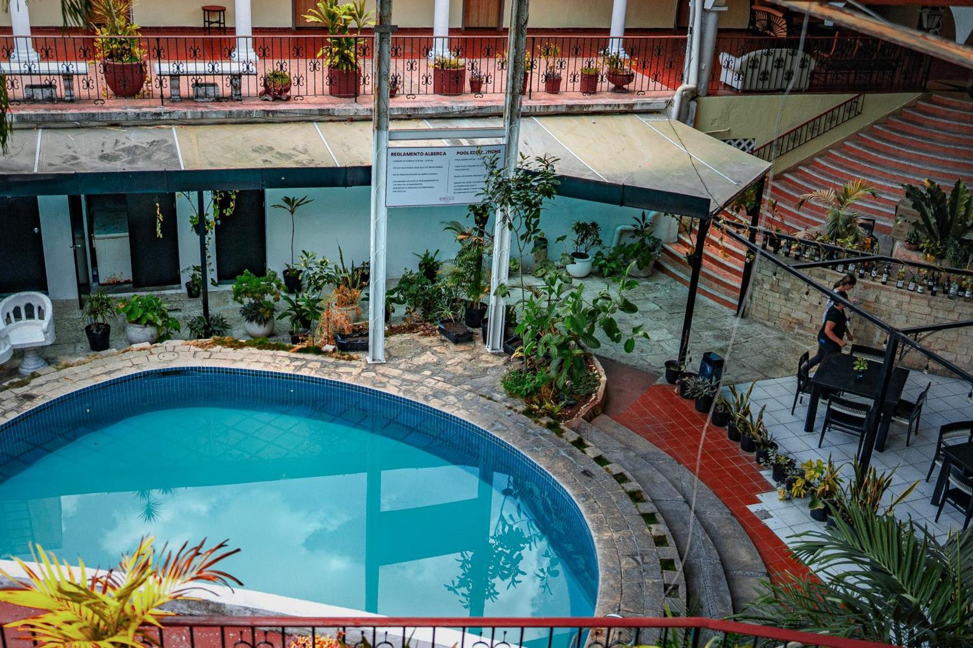 Hotel Maria De La Luz Valladolid  Exterior photo